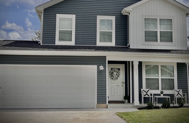 Cozy 3 bed 2 1/2 bath bear Ft Campbell and Casino