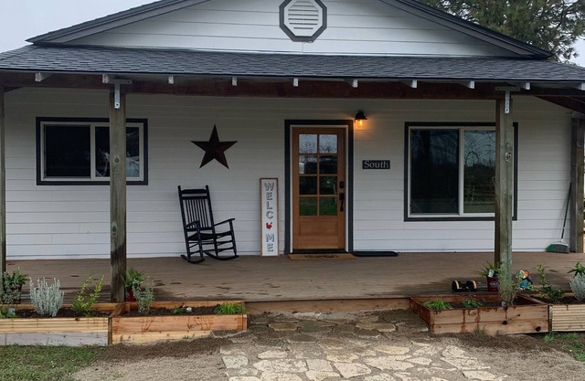 Entire House Luxury Farm Stay w Animals Hot Tub