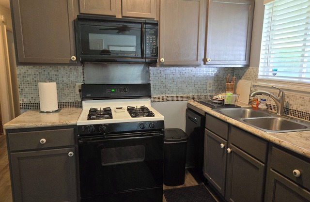 Entire House. Perfect for Families or Corporate Stays.