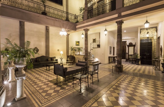 5 Bett / 5 Bad. Pvt Villa / POOL / Von der Stadt mit # 1 renovierte Villa