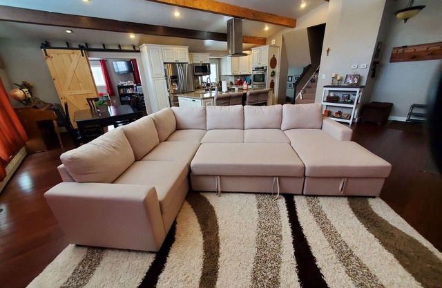 Entire Huge 5-Bedroom 2.5-Bathroom Home!