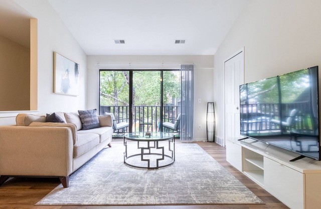 Entire Modern Corporate 1 Br Apt-King Bed-Gym-Pool