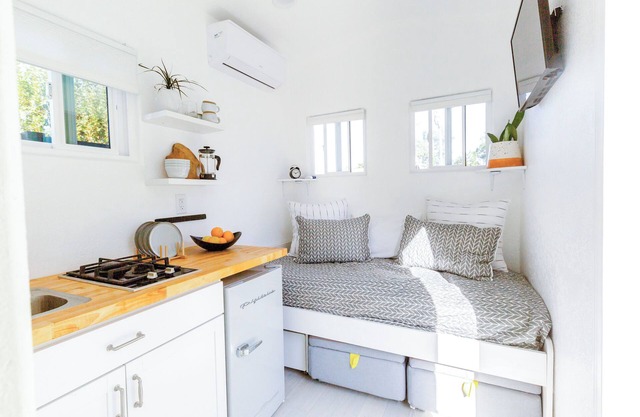 Entire Modern Tiny Home Minutes from Downtown