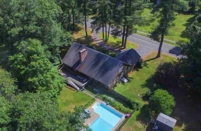 Entire Place: 2bd/2ba/Kitchen/Living Room/Laundry