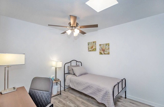Entire - Pristine & Modern Condo