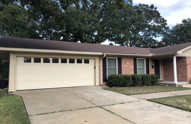 Entire Private Home in a safe, quiet, convenient neighborhood!