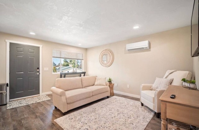 Entire Unit~Centrally Located & Updated 2 Bed APT