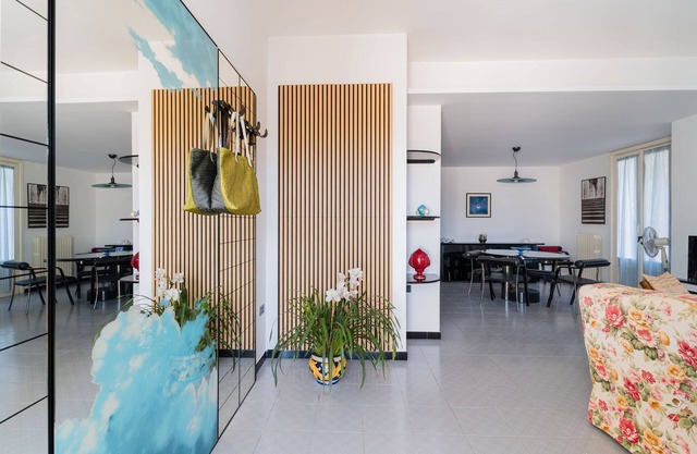 Eingang, Wohnzimmer, Küche, 3 geräumige Zimmer, 4p Schlafzimmer, 2 Bäder, Garten, Fahrzeug