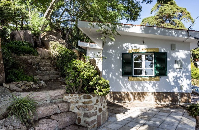 Entre Rochas Cosy Bungalow by CadenzaLux