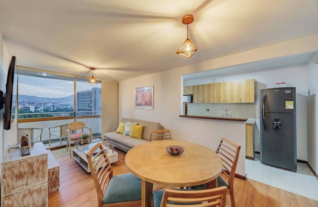 |EP| Well Located Apt w/Fast Internet,Balcony,Pool