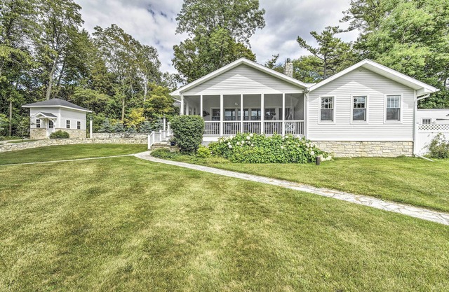 NEU! Ephraim Home w / Yard - Gehen Sie zum Michigansee!