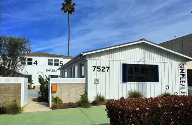EPIC LJ SPOT - Bungalow 2. Walking distance to village, beach, and restaurants