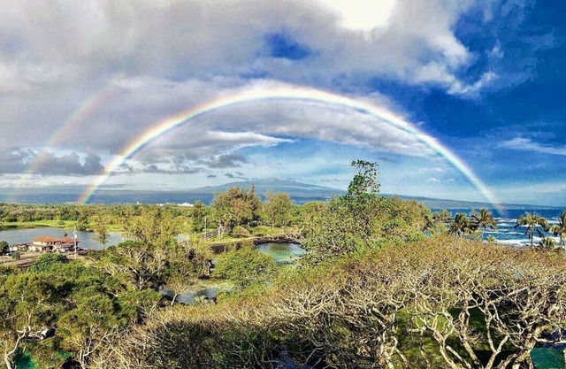 Epic Oceanfront Penthouse mit besten Aussichten in Hilo!