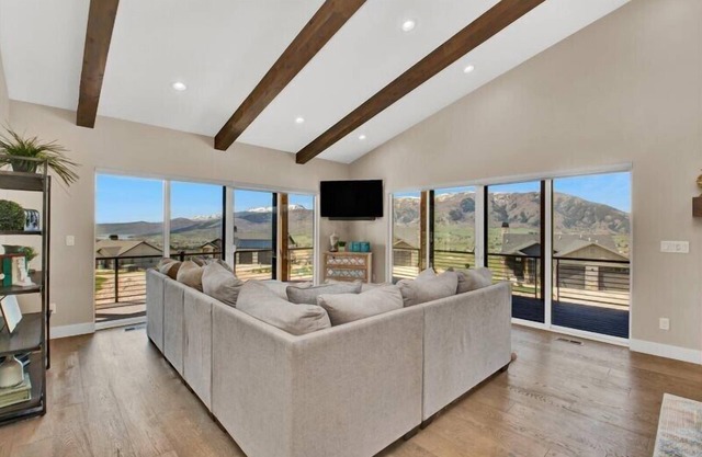 Epic Powder Mountain Retreat w/Private Hot Tub & Views