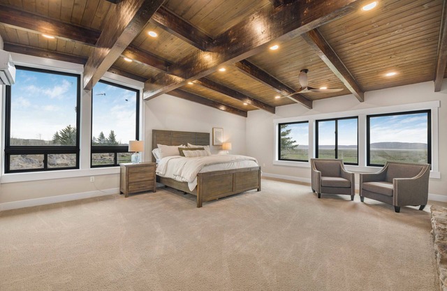 Epic Private Lake-Modern Lodge+AC+WiFi+50minstoYNP
