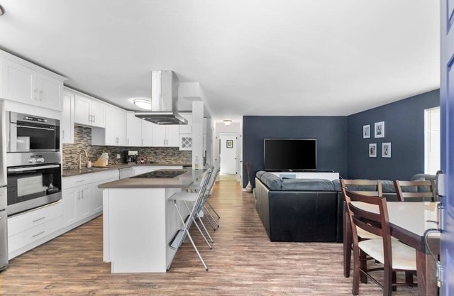 Epicurean remodel in central location