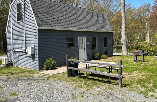 Epply 1 - Lakeside Cabins