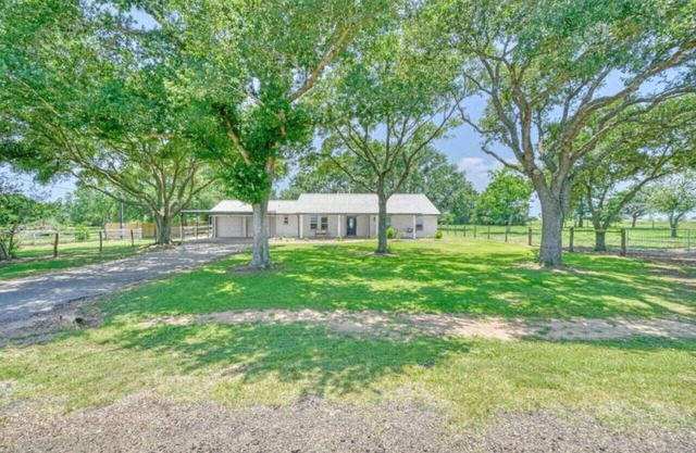 Equestrian Hideaway | Splashway Waterpark