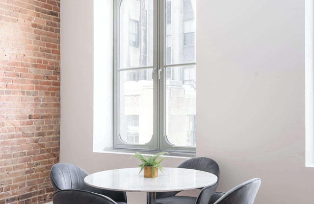 Equipped loft perfect location