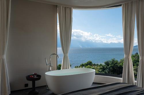 Erhai Seaview Garden Villa &Dali Airport