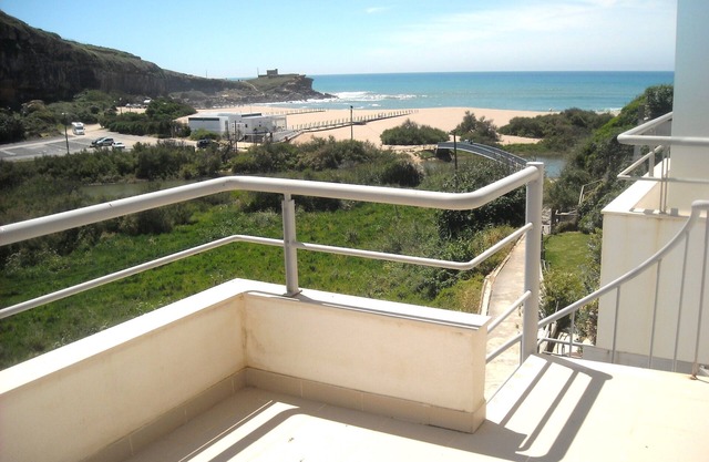 ERICEIRA - T2 / T3 WOHNUNG MIT MEERBLICK UND AM STRAND
