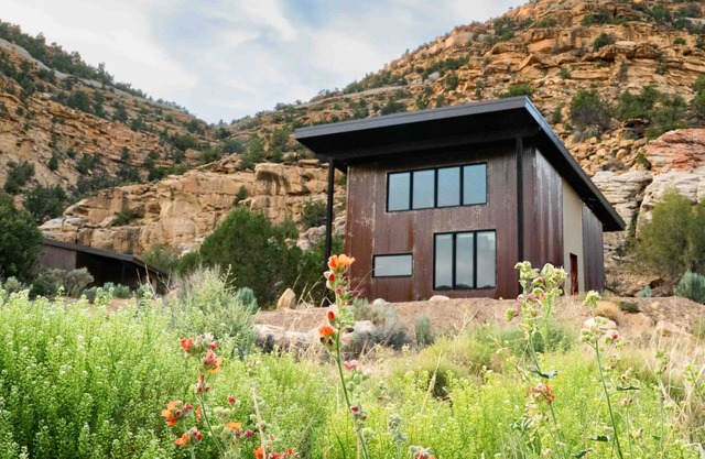 Escalante Monument Casita with Expansive View