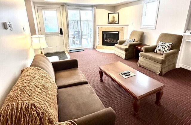 Escape to a 2 bdrm home in quiet area w/ full kitchen, private patio w/BBQ