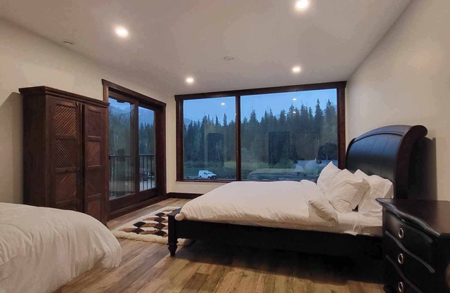 Escape To A Luminous, Off-grid Lodge Surrounded By Nature Near Blue River BC