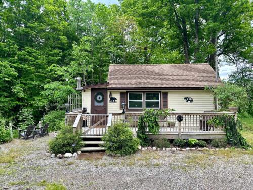 Escape to a Streamside Cabin in the Lower Catskills