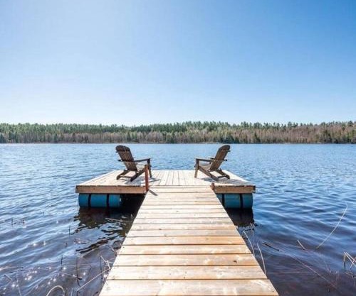 Escape to Corry Lake Cottage