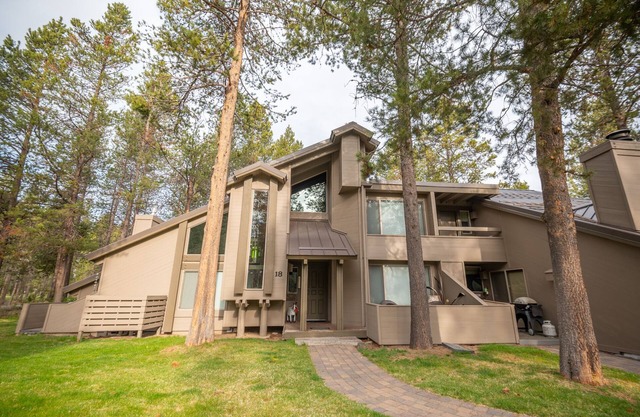 Tennis Village 18 - Sunriver Ferienwohnungen bei Sonnenuntergang Unterkunft: 2 BR, 2 BA Stadthaus in Sunriver, 6 Personen