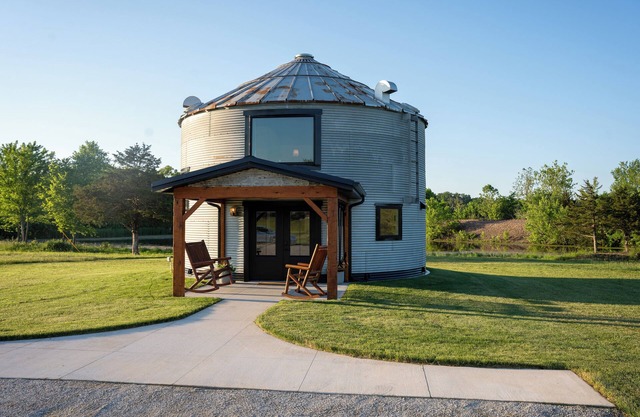 Escape to Iron Ridge Silo: A Cozy, Luxurious Grain Bin Retreat