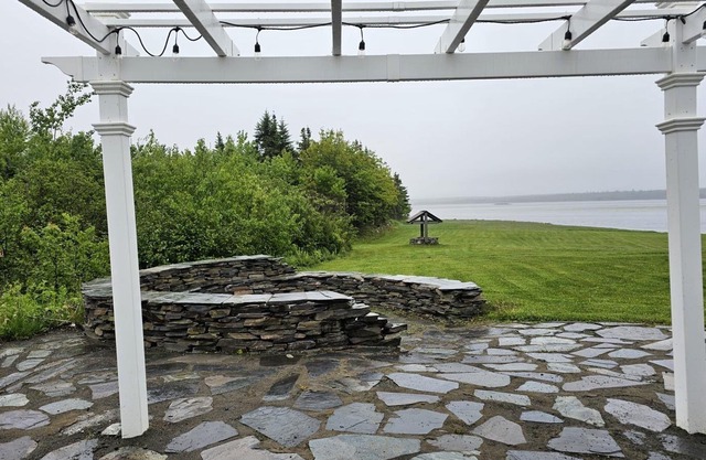 Escape to nature at Saltwater Hideaway Cottage. Panoramic views!!
