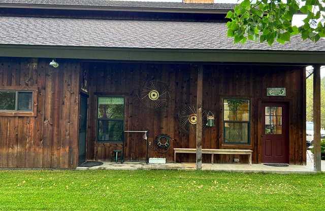 Escape to Nature in This Cozy Riverfront Cabin