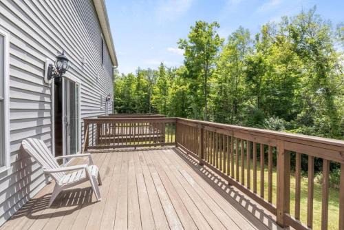 Escape to NY Finger Lakes Wine Country Just 20 Minutes From Ithaca
