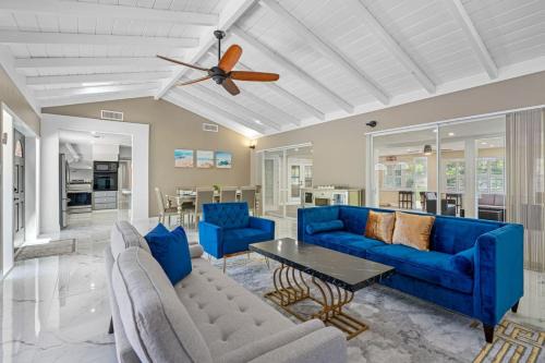Escape To Pool Luxury Villa w 4-Bedroom