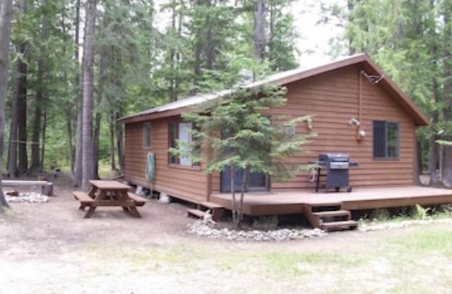 Escape to Priest Lake! Cabin in the woods! Air Conditioning and WiFi!!