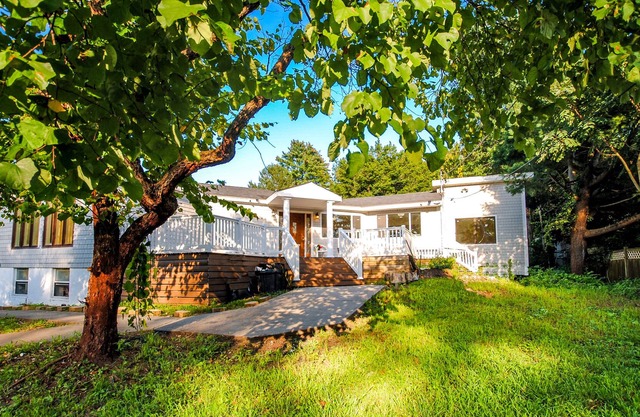 "Escape to Saugerties: Your Perfect Upstate Getaway"