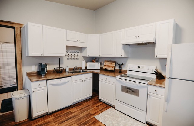 Escape To Serenity: 1br Oasis Minutes From Town 1 Bedroom Retreat by RedAwning