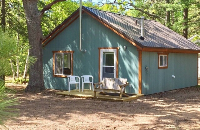 Die Treasure Cabin des Culhane Lake Resort Superior ist im Paradies vom Netz.
