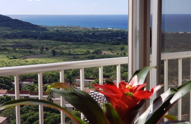 Summer and Fall Sale: Escape for less to the beauty of the Makaha Valley!