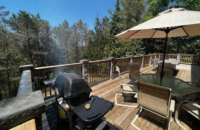 Escape to the Forest: Beach Access, Jacuzzi, and Cozy Fireplace