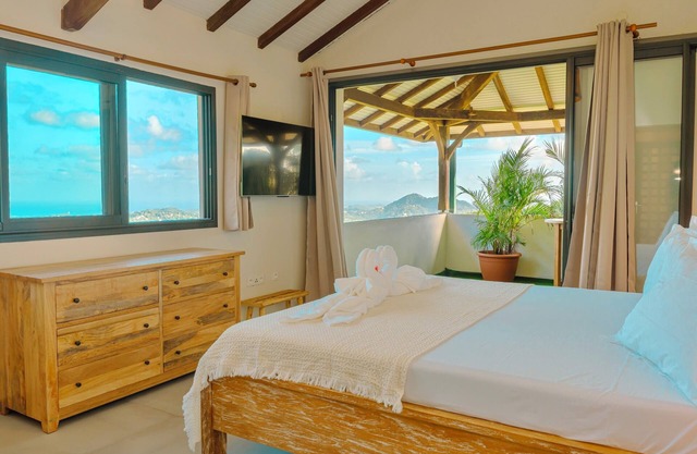 Escape to the VT Cosy with panoramic sea view from the bed