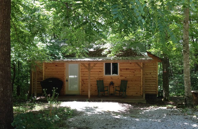 Entfliehen Sie dem Wild & Scenic Daniel Boone Nationalwald in London, Kentucky!