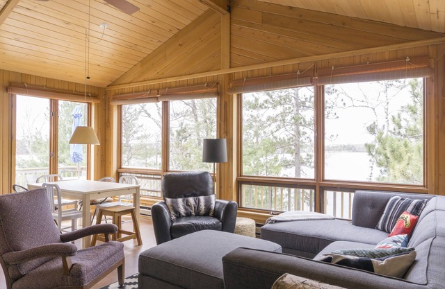 Entfliehen Sie dieser privaten, charmanten Hütte im Norden mit Blick auf den 8. Crow Wing Lake