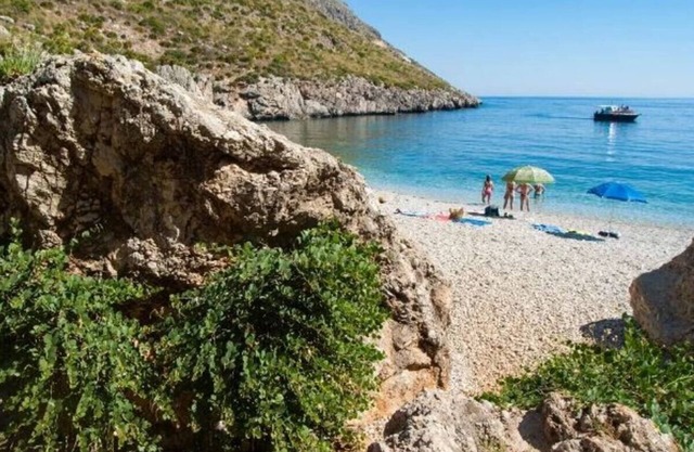 "Escape to Tranquility: Cottage Steps from Zingaro Natural Reserve"