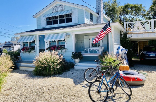 Quintessential Beach Cottage mit Dachterrasse