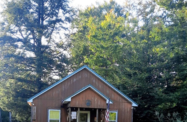 Escape to your cozy 2-bedroom camp near Oneida Lake.