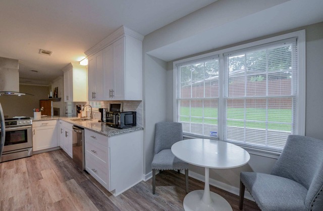 Escape to your cozy Northport retreat, just a 5-min drive from University