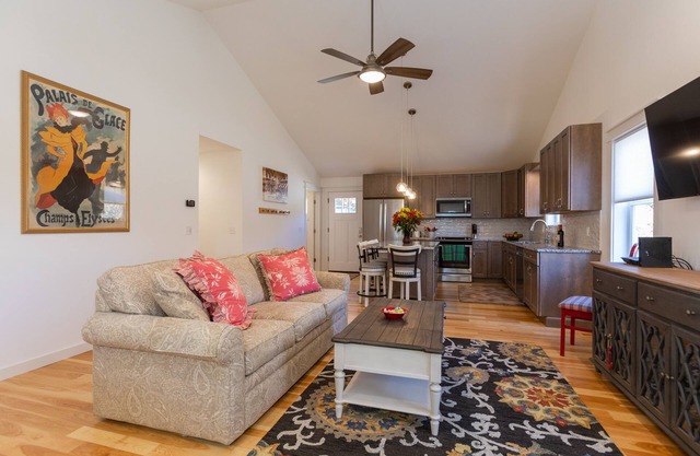 Escape to your cozy retreat near Pontoosuc Lake and Jiminy Peak
